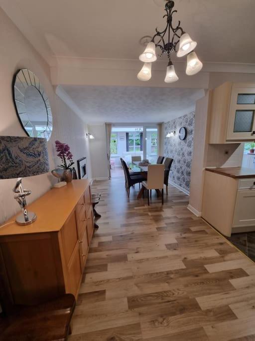 Charming Coastal Bungalow Cayton Extérieur photo