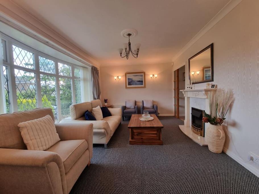 Charming Coastal Bungalow Cayton Extérieur photo