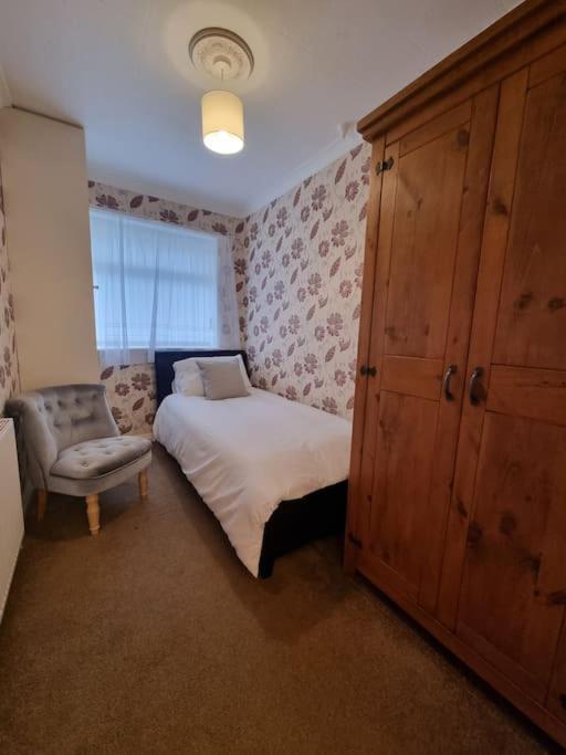 Charming Coastal Bungalow Cayton Extérieur photo