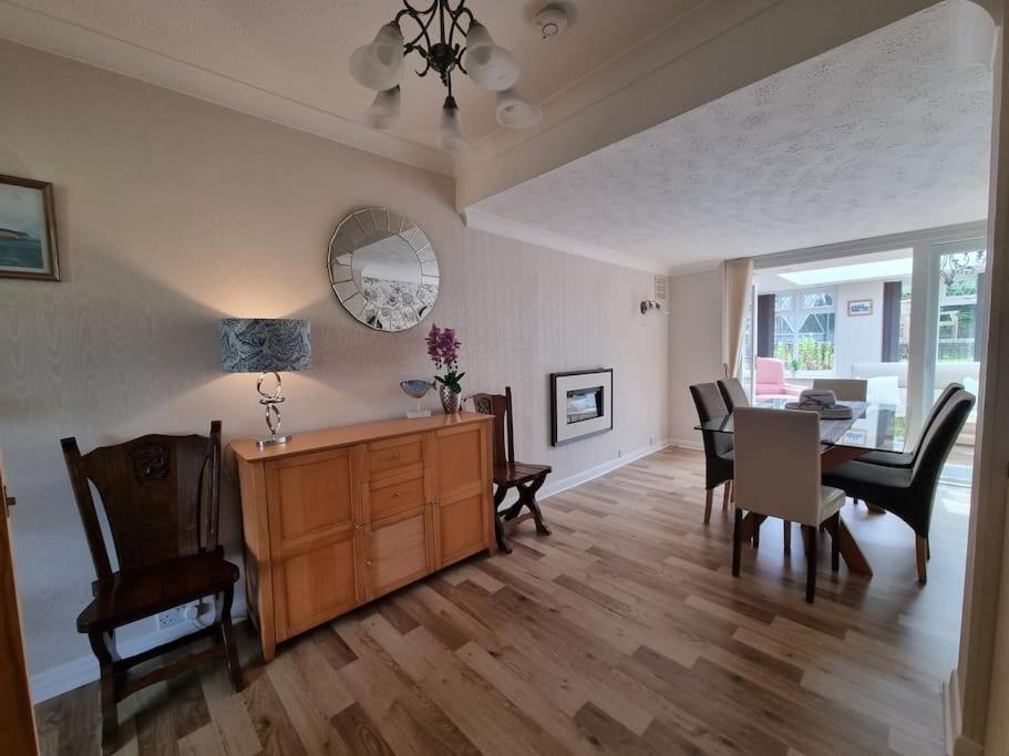 Charming Coastal Bungalow Cayton Extérieur photo